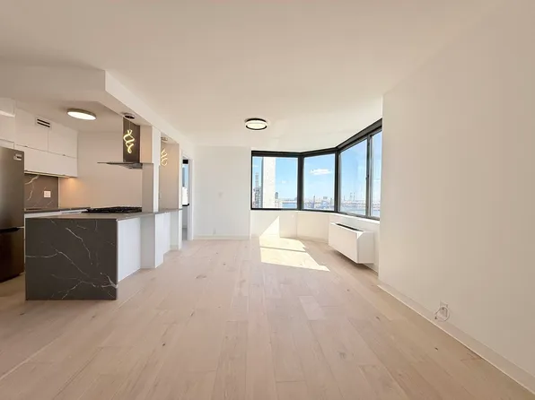 415 East 37th Street 30G image 1 of 22