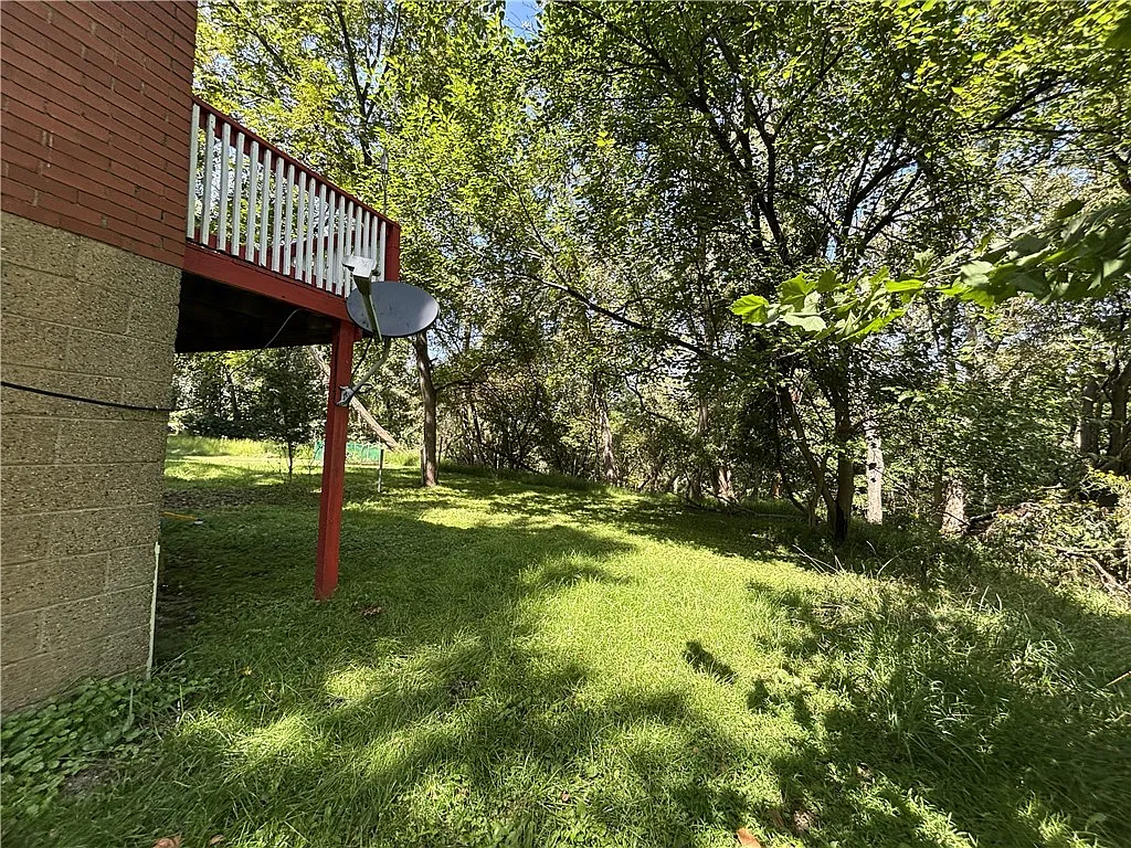 2 bed, 1.5 bath, 828 sqft, $1,425 — Photo 3