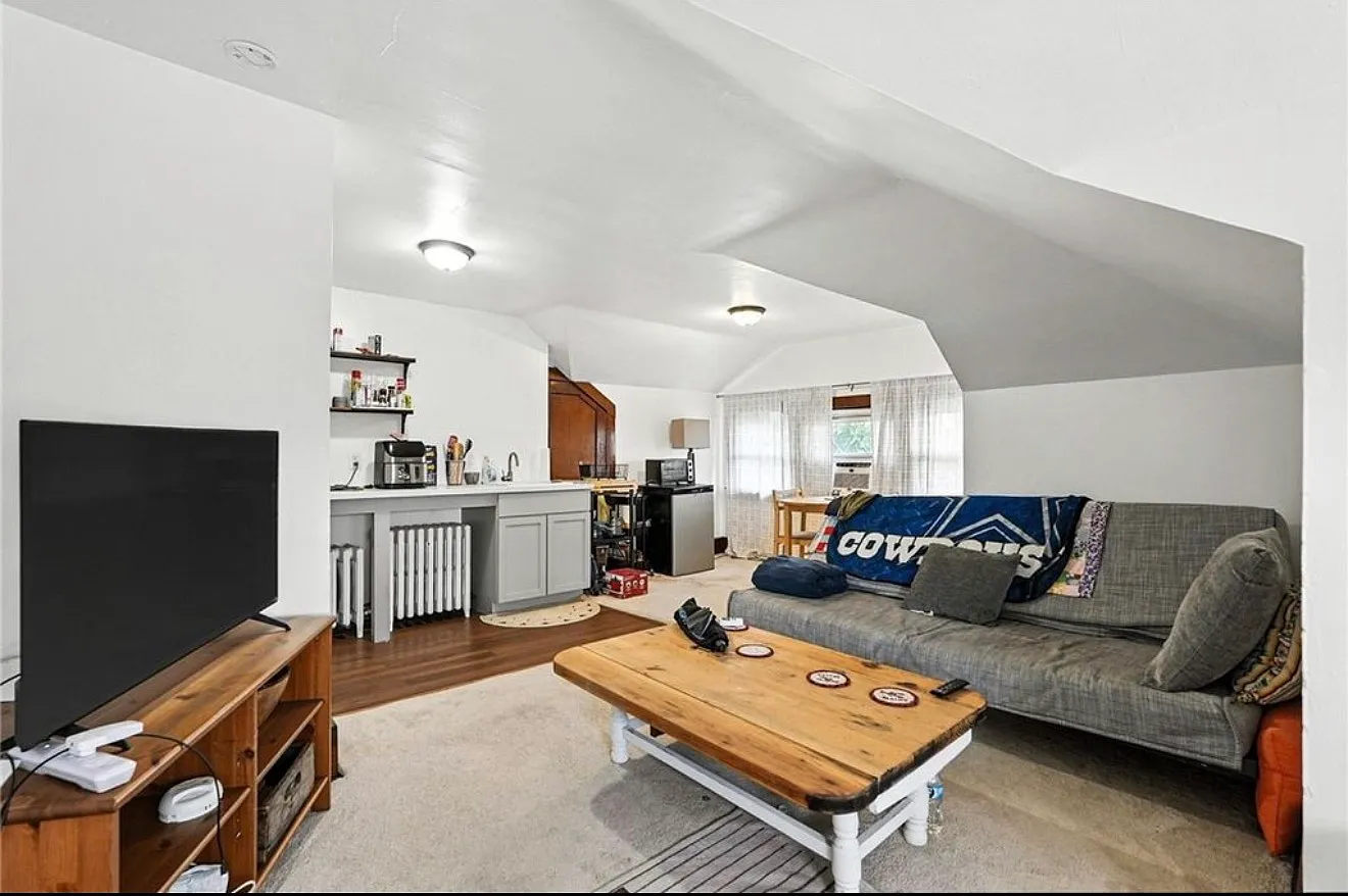 1 bed, 850 sqft, $1,200 — Photo 1