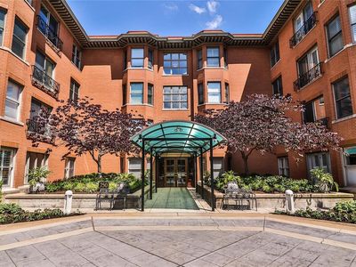750 S Hanley Rd APT 310, Saint Louis, MO, 63105
