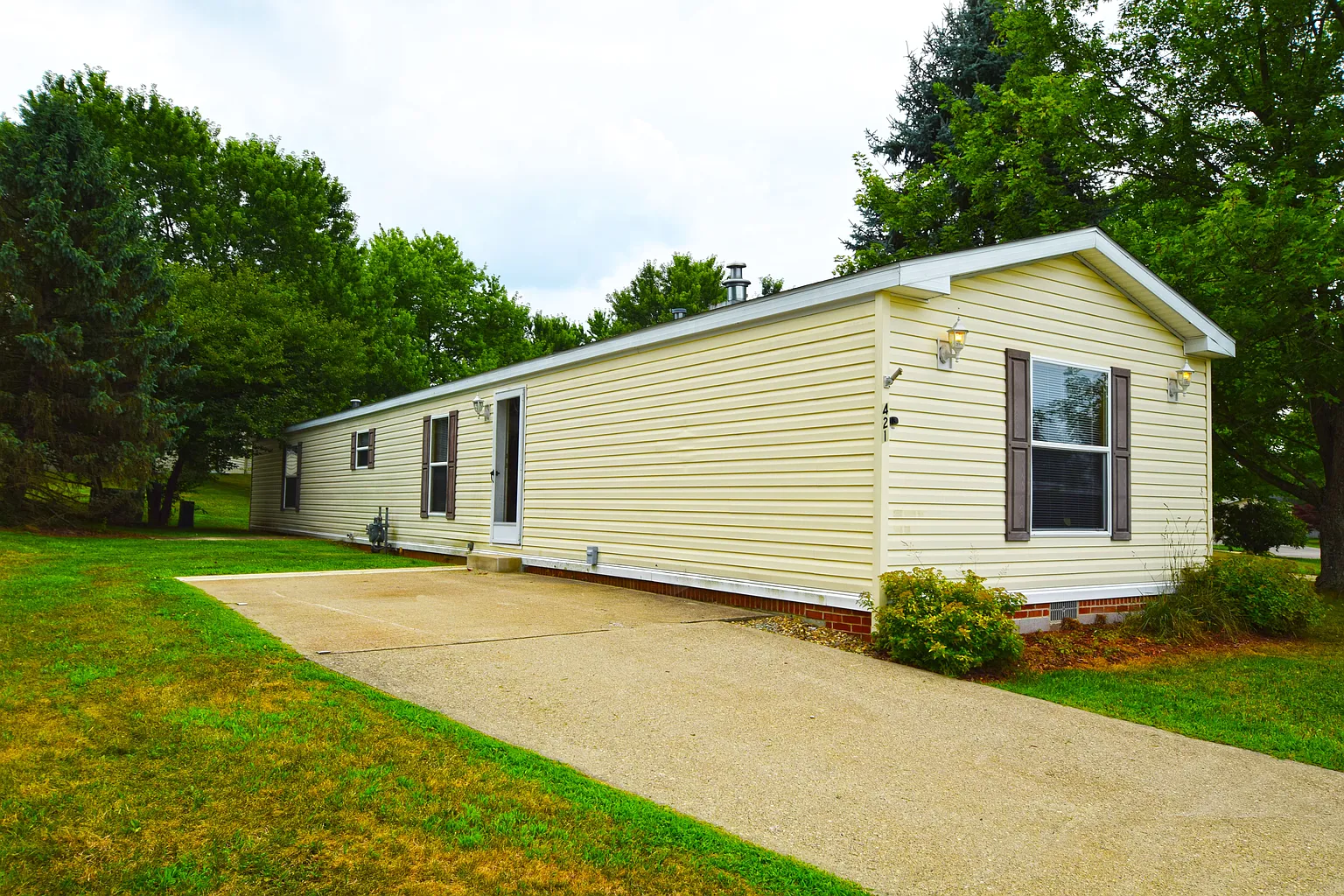 421 Blue Jay Ln photo 1
