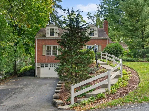 3445 Thornwood Dr, Bethel Park, PA 15102