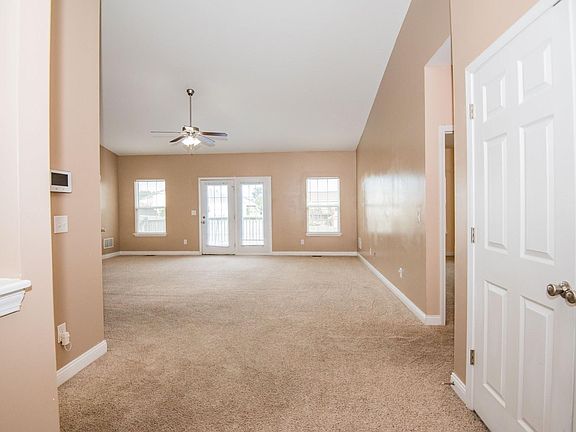 2nd image of 430 Cabernet Dr