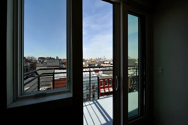 Rented by HCO NY | media 21