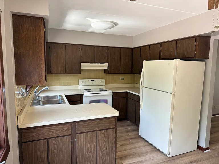 17614 Rosewood Dr #2B — Photo 2