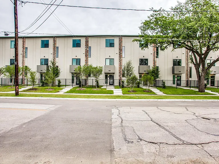 Townhomes on Bennett — Photo 28