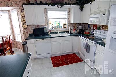 4th image of 1014 Sheffield Drive