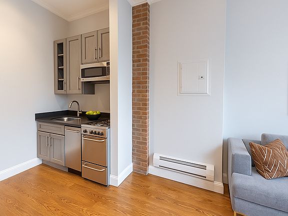4th image of 697 10th Ave APT 5FN