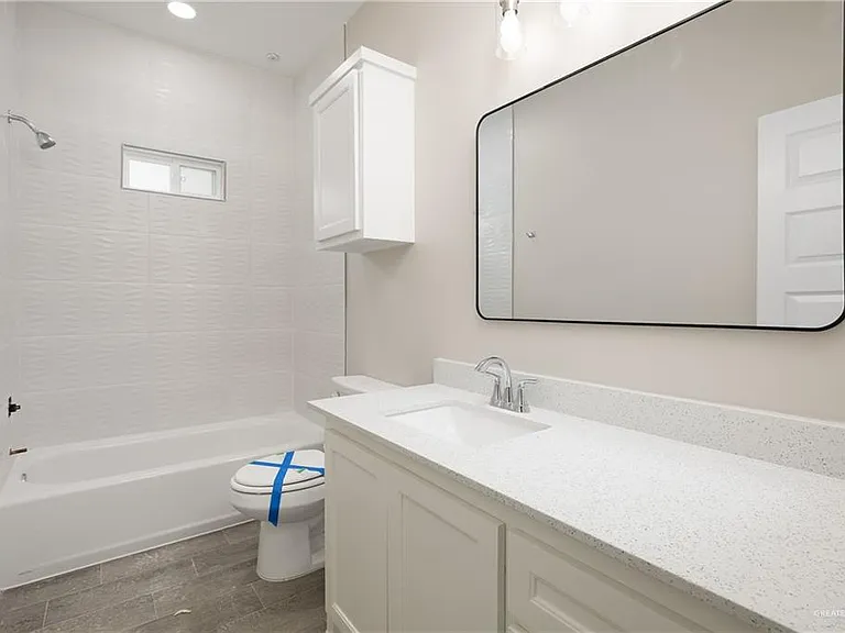 2704 W Harrison Ave #2 — Photo 8