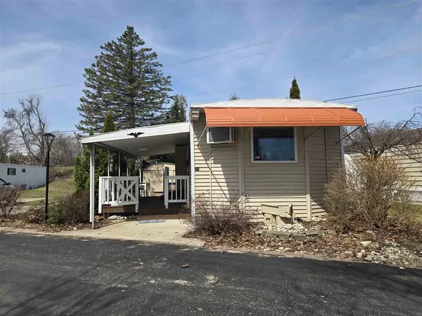 12600 Lake Ter #11, Charlevoix, MI 49720