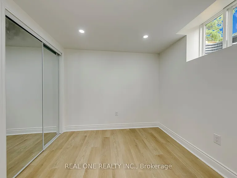 655 Paragon Pl E #BASEMENT — Photo 14