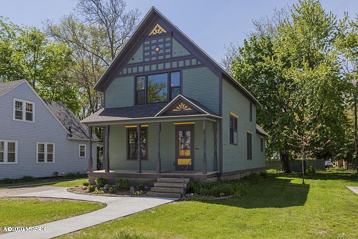 1st image of 100 E 15th St