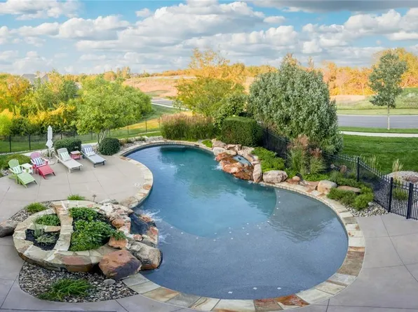 9162 Cottonwood Canyon Dr, Lenexa, KS 66219