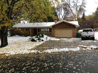 504 Unique Dr, Burnsville, MN 55337