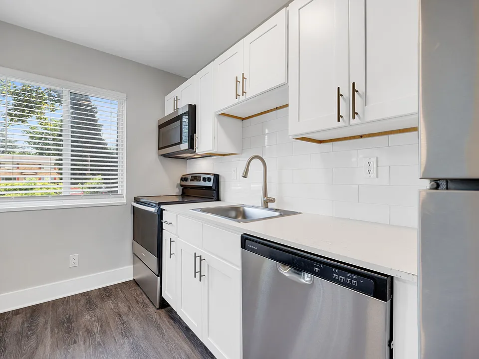 Parklane Apartments