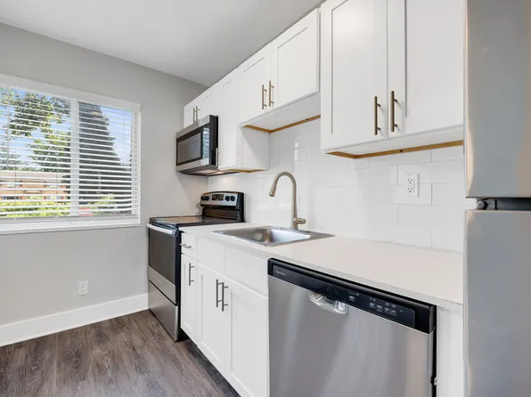 Parklane Apartments