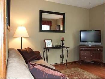3rd image of 2717 Saint Charles Ave