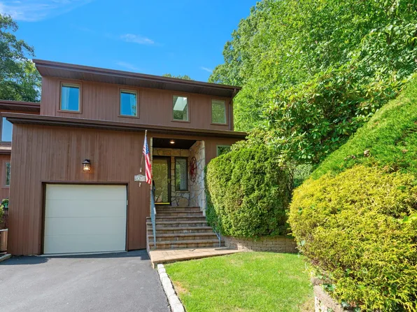 31 North Road, Northport, NY 11768