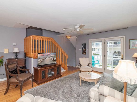 5th image of 7212 Landis Ave Unit West