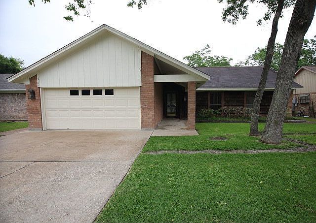1st image of 5720 Clint Ln