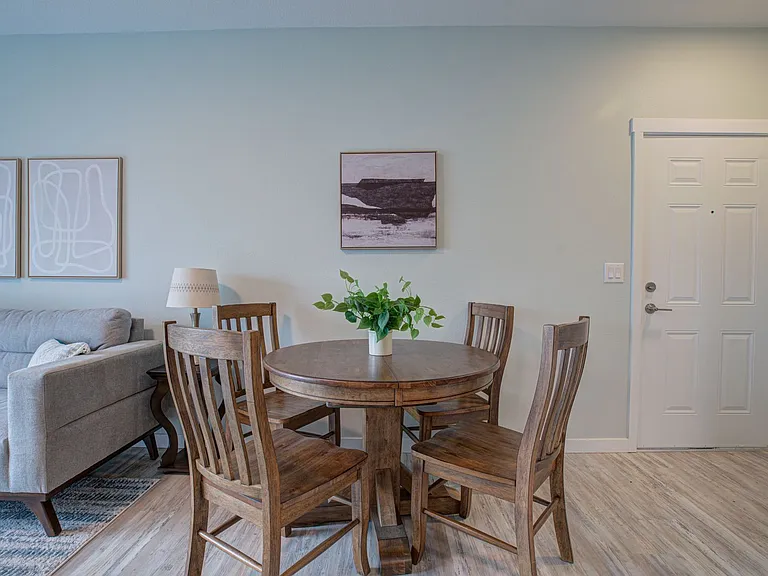 Colima Apartments — Photo 23