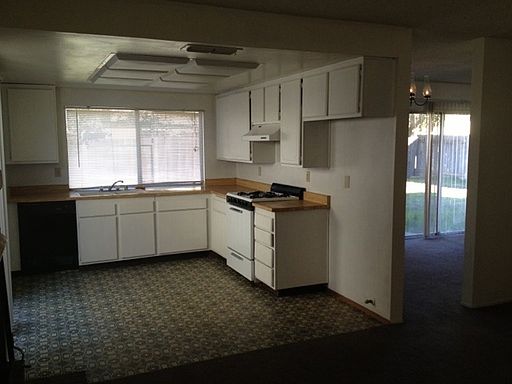5th image of 7721 McClintock Way