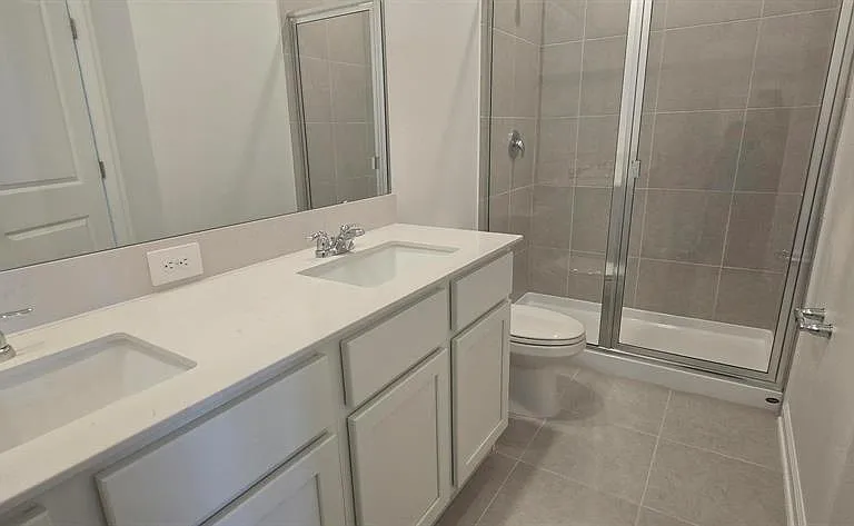 3024 W Chicago Ave — Photo 9