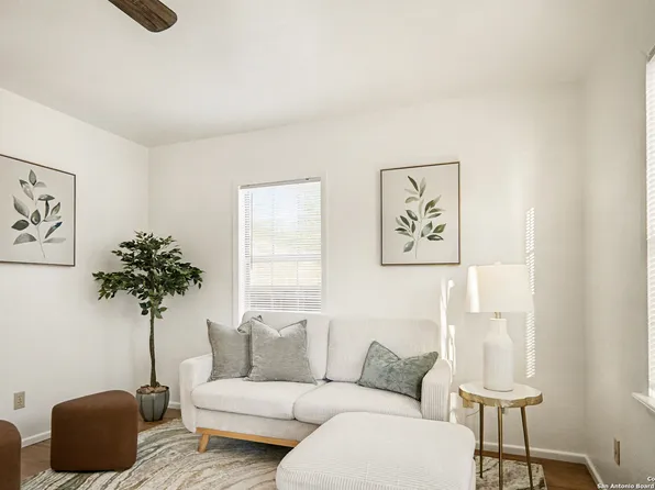 736 Salinas, Seguin, TX 78155