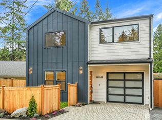 12712 10th Ave NE #B, Seattle, WA 98125