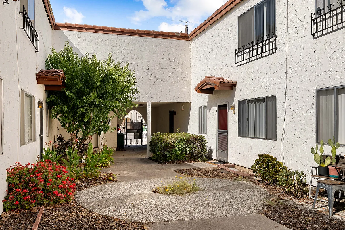 Building Photo - 2311 N St #9