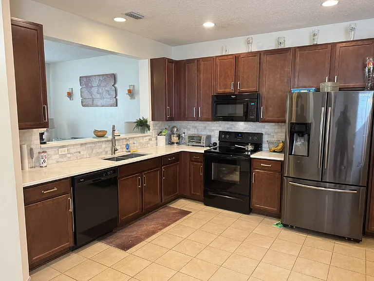 670 Grover Ln — Photo 14
