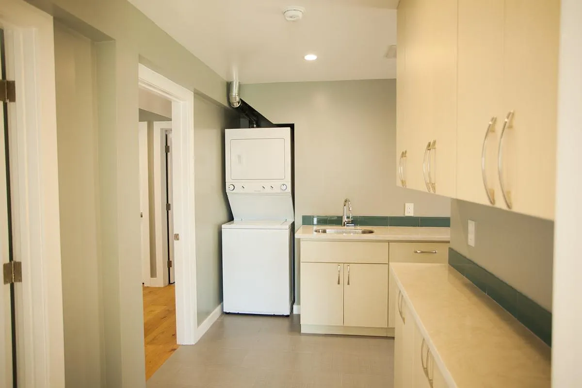 1 bed, 120 sqft, $1,500 — Photo 4