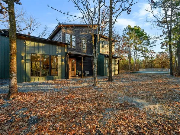 136 Woodland Lakes Trl, Broken Bow, OK 74728