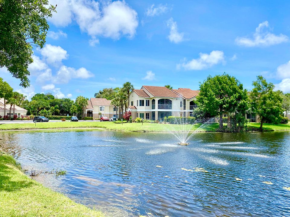 1st image of 815 W Boynton Beach Boulevard #7-102