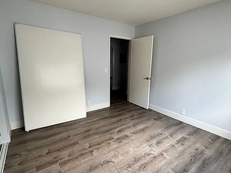 2649 Marengo St — Photo 55