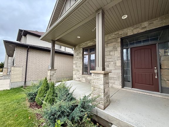 2nd image of 1165 Eagletrace Dr
