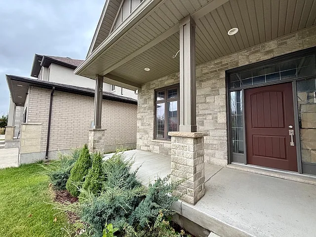 Building Photo - 1165 Eagletrace Dr