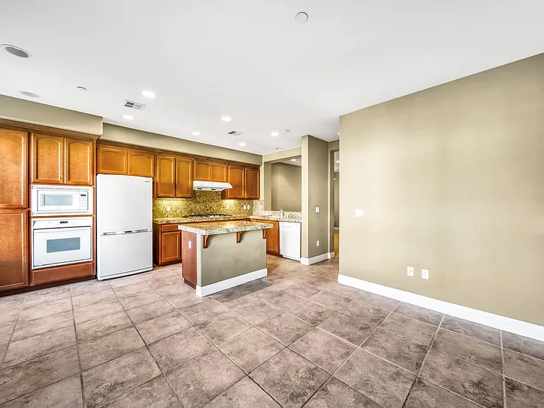 48954 Woodgrove Cmn — Photo 9