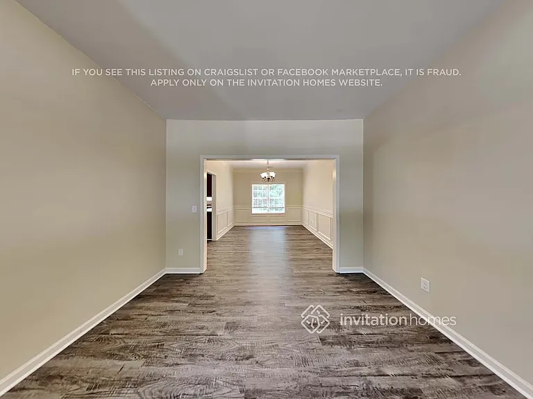 2450 Freemont St — Photo 4