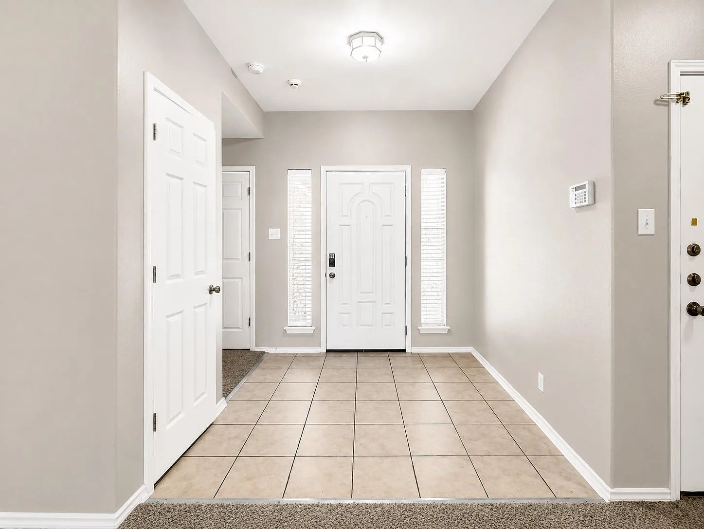 4 bed, 2.0 bath, 2289 sqft, $2,195 — Photo 2