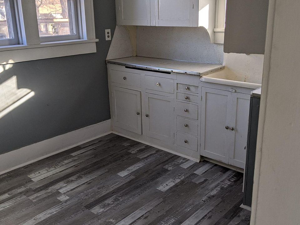 2nd image of 1526 W Harrison Ave