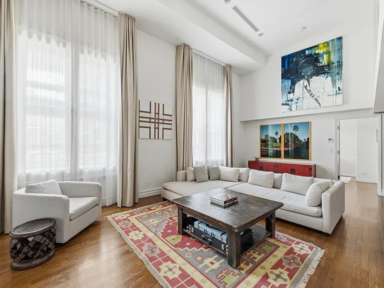 240 Centre St #4R — Photo 7