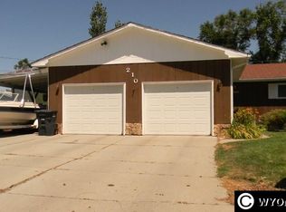 210 Mesquite Cir, Riverton, WY 82501