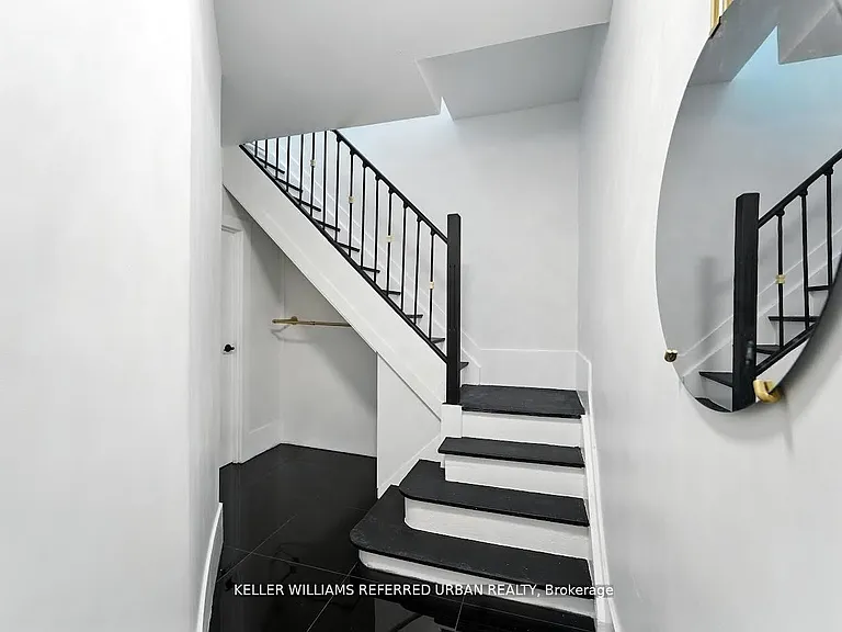 1182 Ossington Ave #UPPER — Photo 2