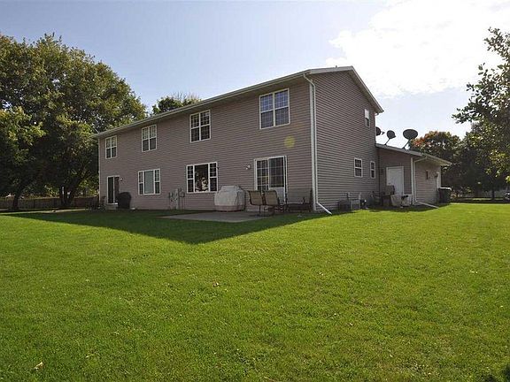 2nd image of 992 Saint Anthony Dr