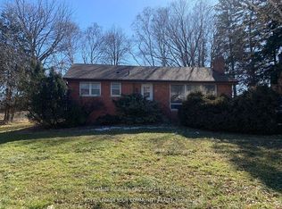 562 Mulock Ct #A, Newmarket, ON L3Y 5H2