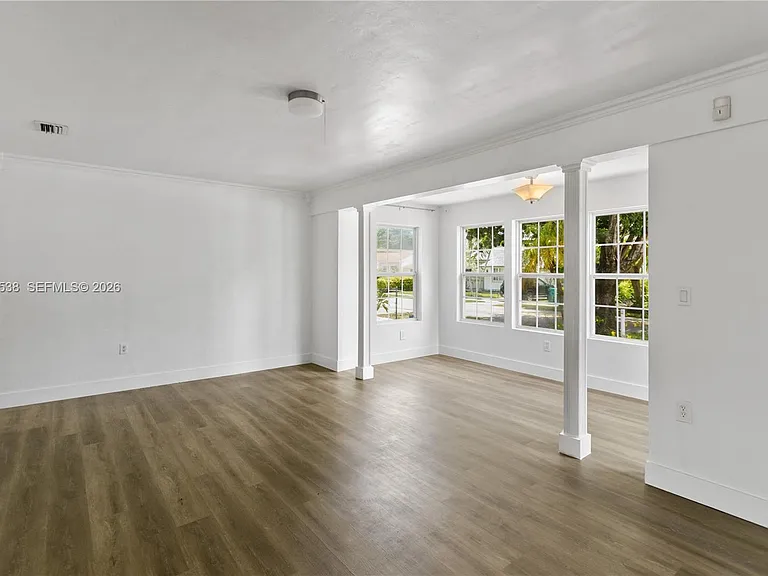 511 NE 110th Ter — Photo 15