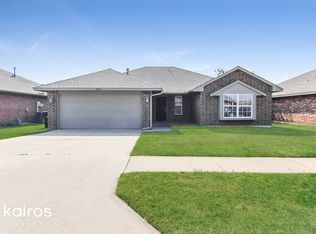 4025 Madison Ave, Moore, OK 73160