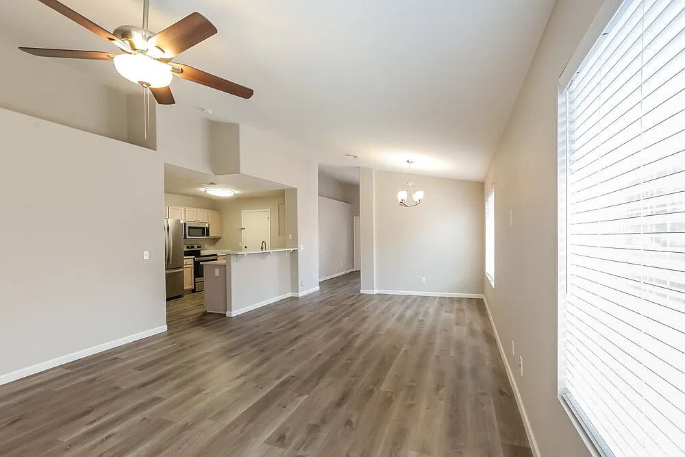 4 bed, 2.0 bath, 1460 sqft, $2,325 — Photo 3