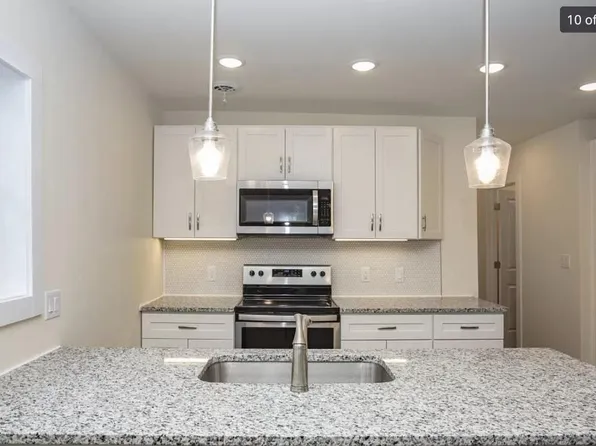 215 W 10th St #2, Michigan City, IN 46360